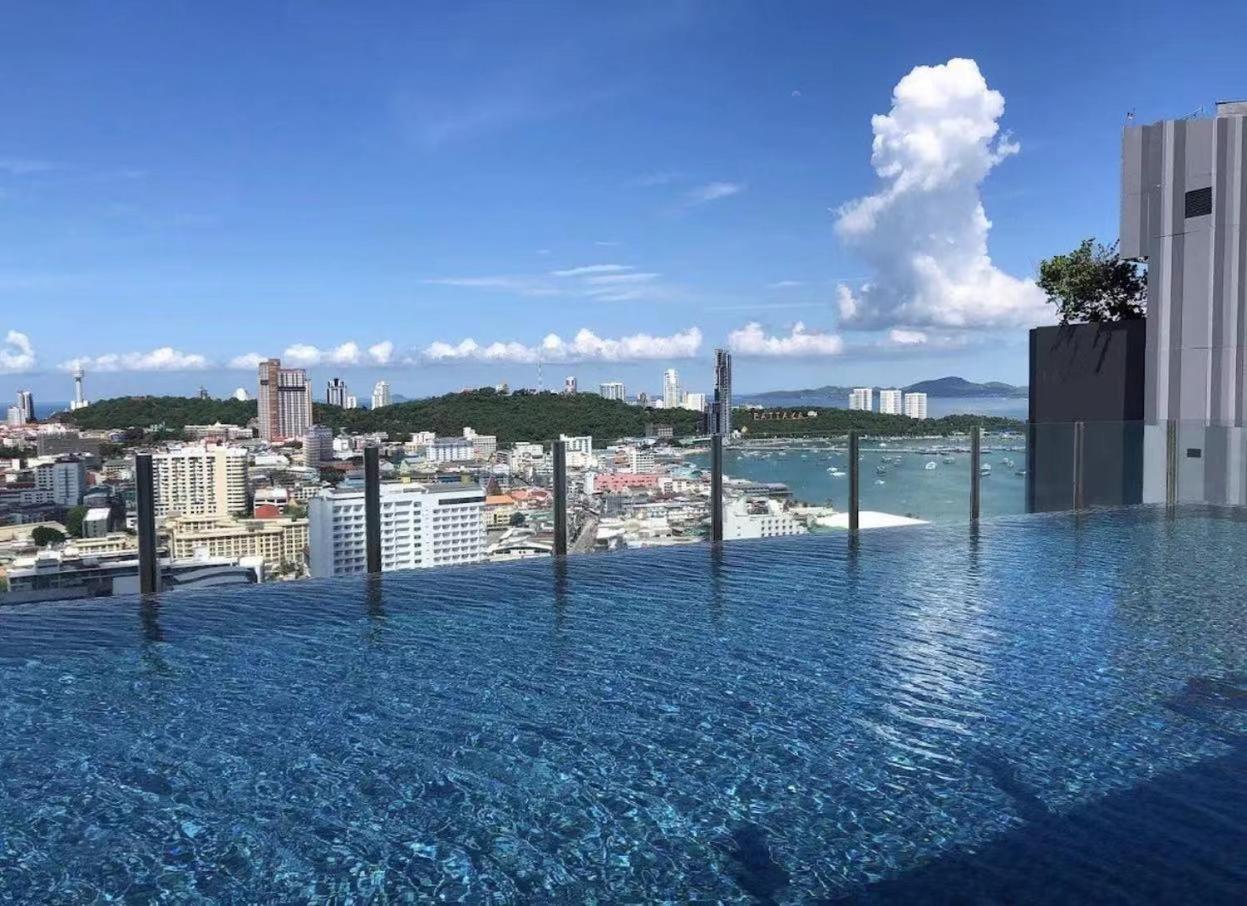 Apartamento The Base Pattaya Exterior foto