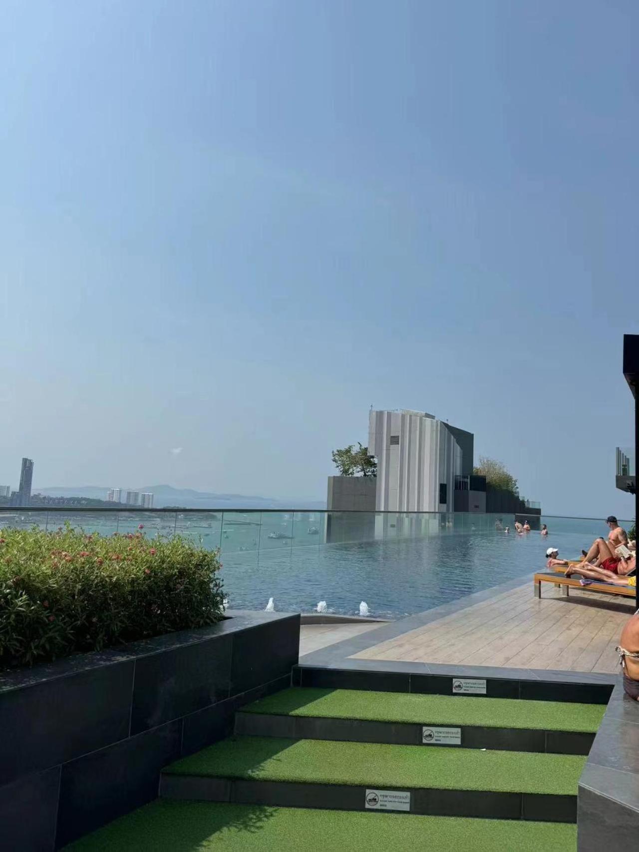 Apartamento The Base Pattaya Exterior foto
